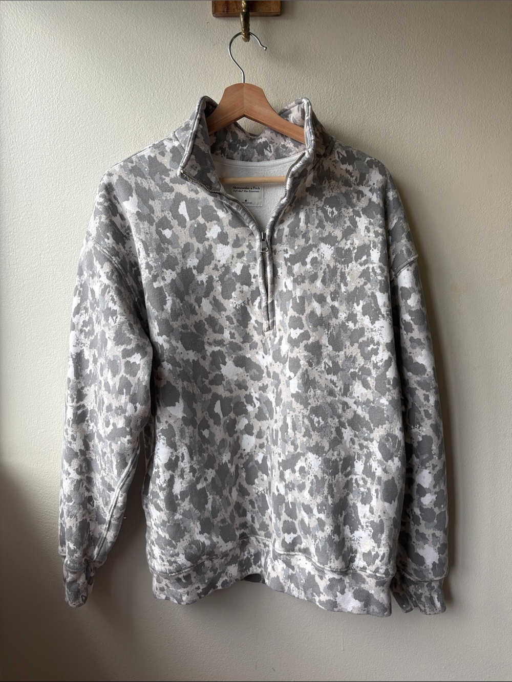 Abercrombie & Fitch Soft A&F Max Essential 1/4 Zip Abstract Camo Print Size M